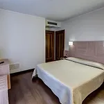 Capital 호텔 4*