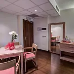 호텔 Capital 4*