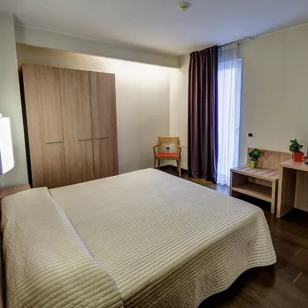 فندق Capital 4*