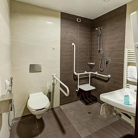 Capital 4*