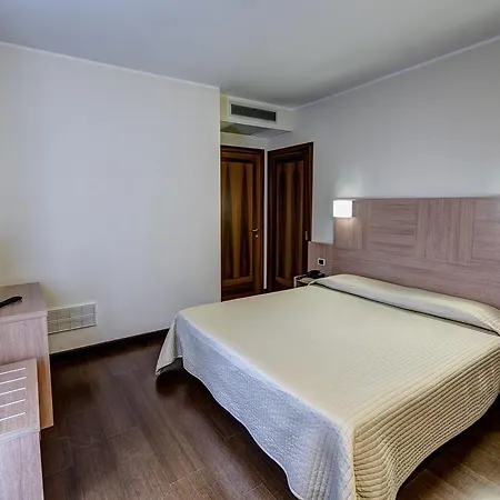 Capital Hotel 4*