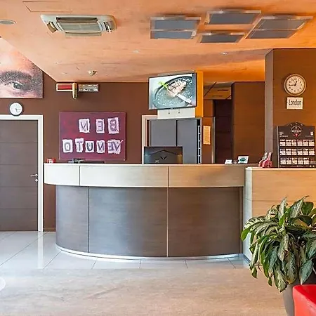 فندق Capital